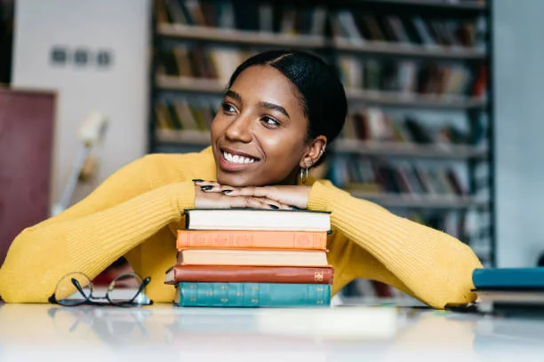 How to Navigate Women STEM Scholarships